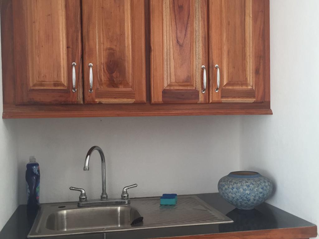 Ancella'S Garden Apartment-Beach-5Min Drive, 1 Hr Montego Bay, 25 Mins Ocho Rios, Continental Breakfast 拉纳韦贝 外观 照片